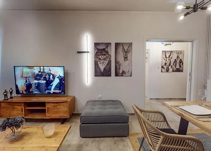 Motley Luxury Apartment By Estia