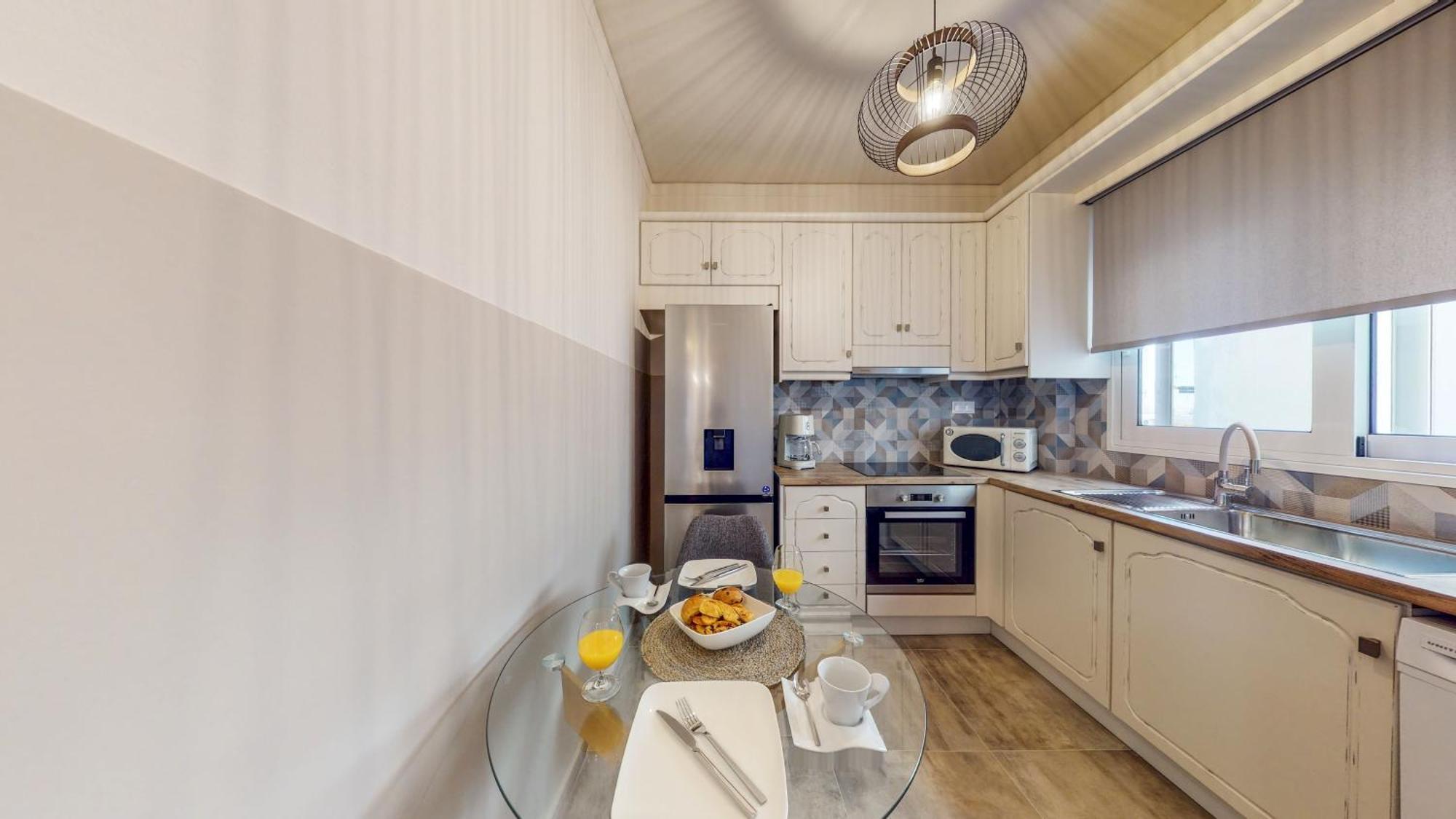 Motley Luxury By Estia Apartment
