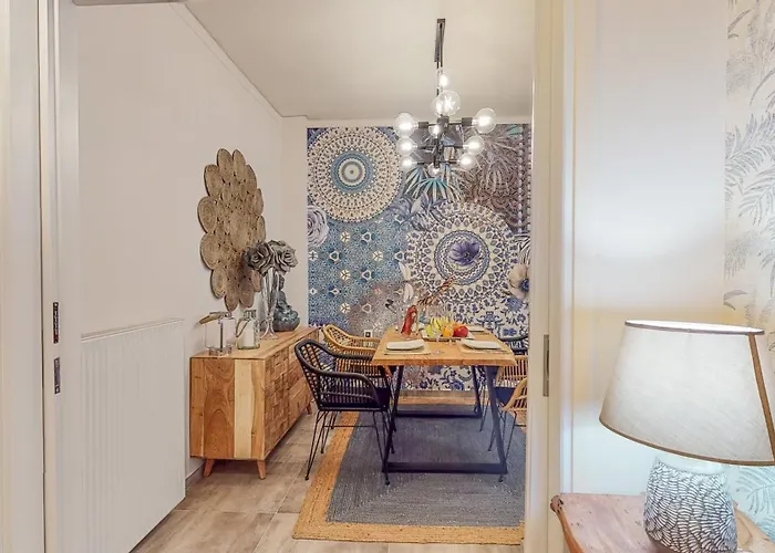 Motley Luxury Apartment By Estia